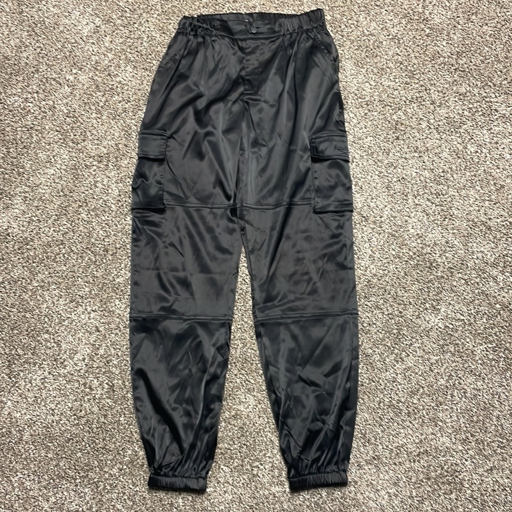 EUC FashionNova satin cargo joggers